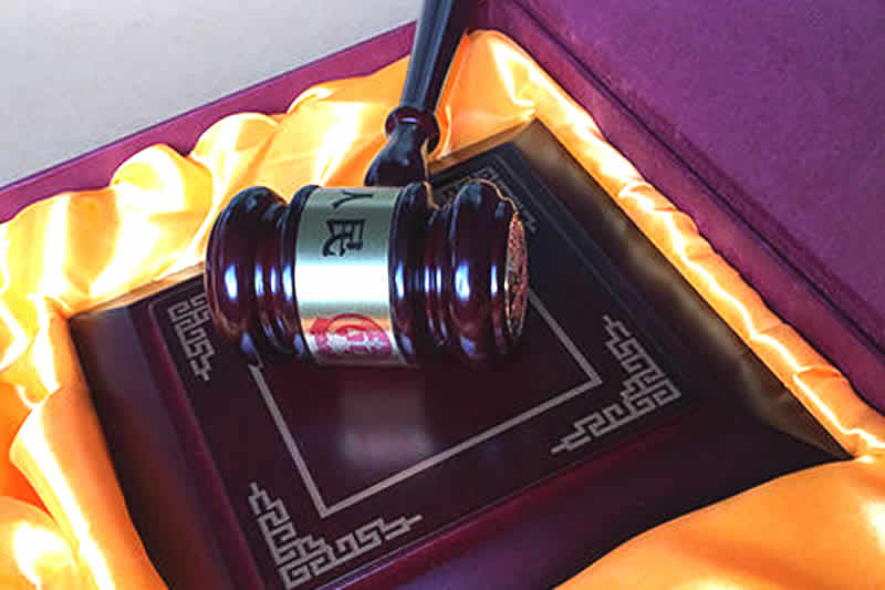 受让债权后通过诉讼的方式通知，属于有效通知原告主体资格适格